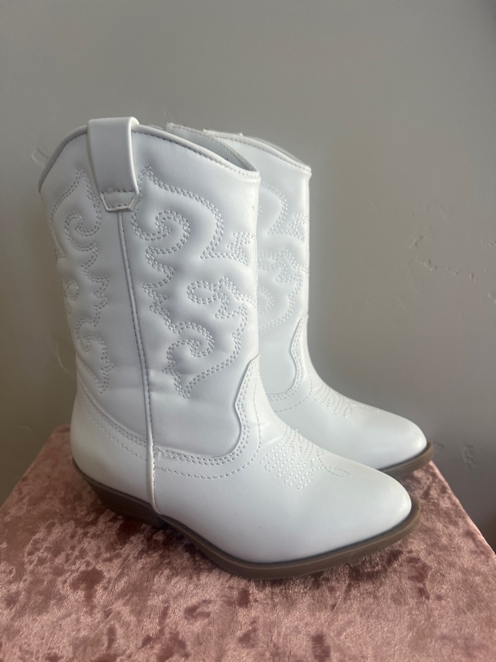 Kids White Western Cowboy Boots - Classic Stitch Detail